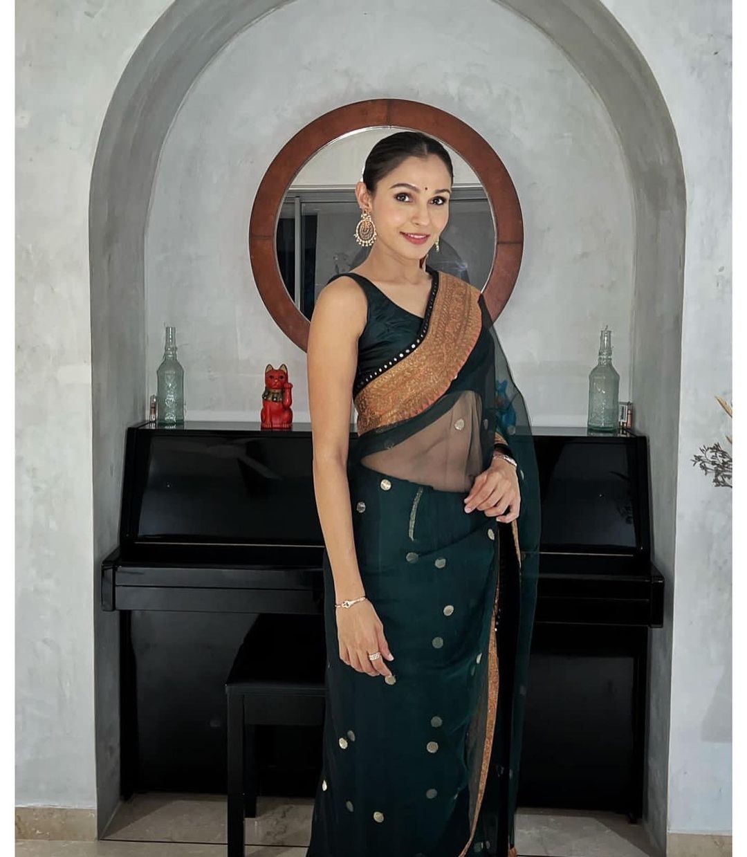 Andrea Jeremiah steals her fans' hearts by donning a saree!