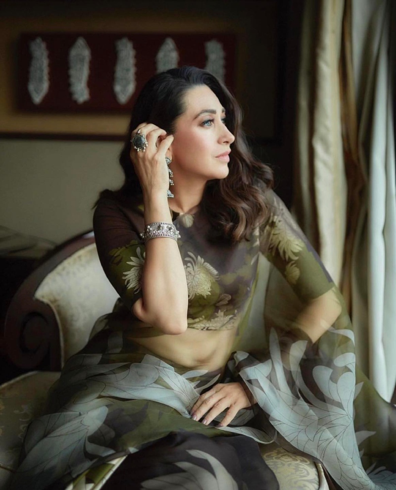 Stunning Karisma Kapoor
