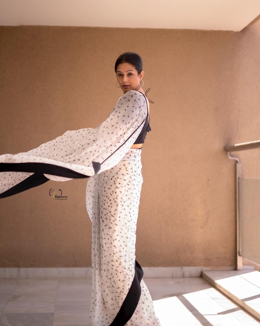 Stunning Priyamani in saree.