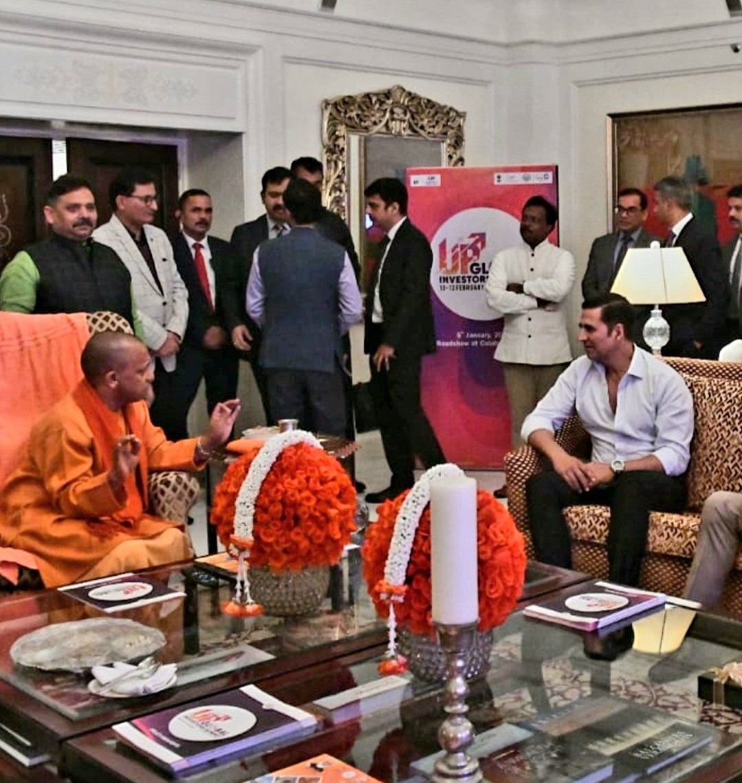 Akshay Kumar meets with UP CM Yogi Adityanath