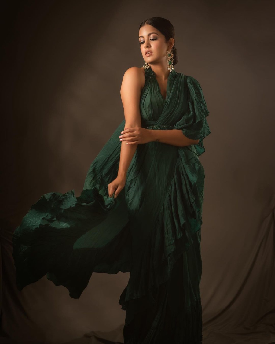 Stunning Ishita Dutta 